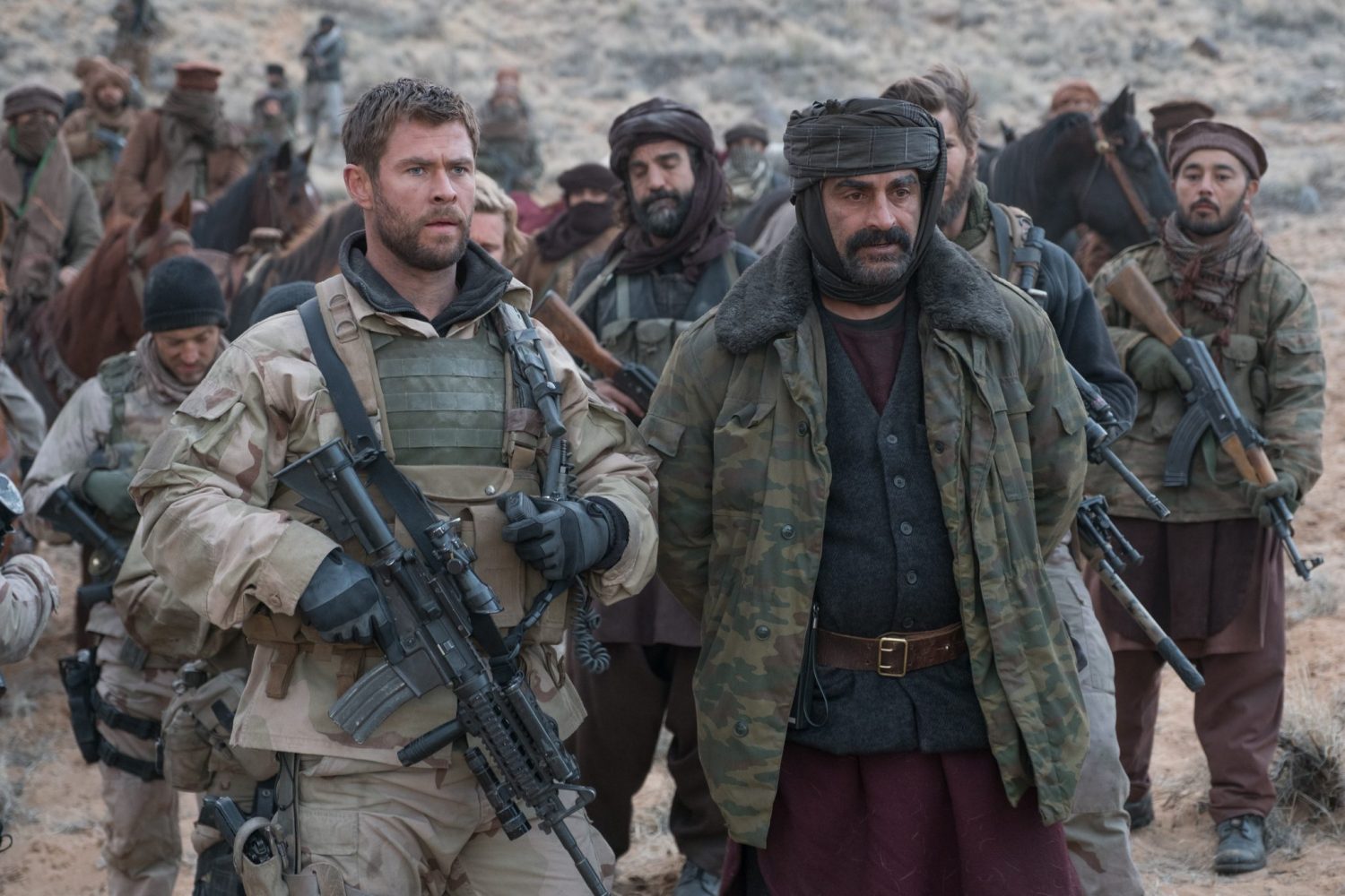 12 Strong Operation 12 Strong Chris Hemsworth Soldaten Kriegsfilm Review Kritik Blu-ray Heimkino Titel Verbündete