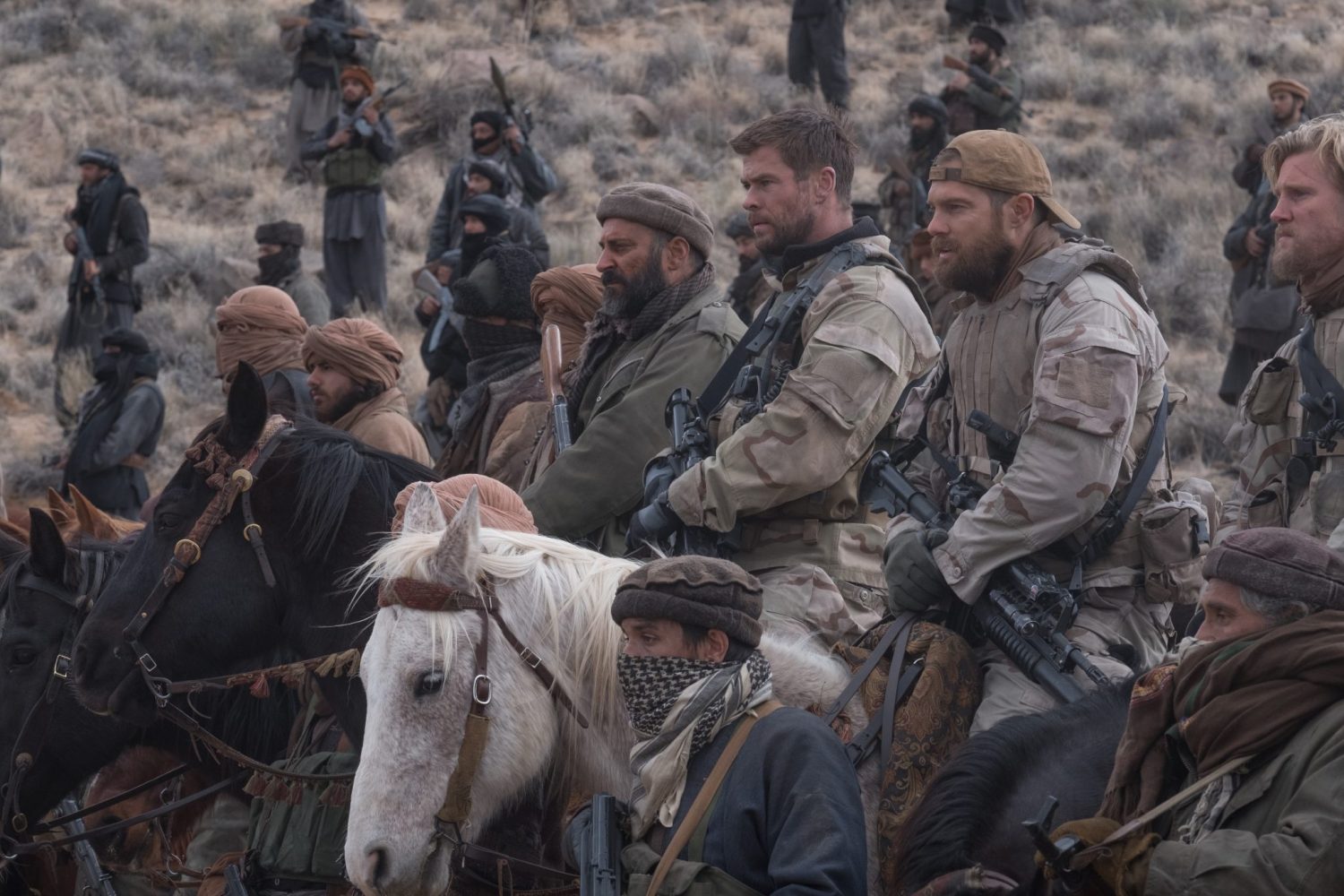 12 Strong Operation 12 Strong Chris Hemsworth Soldaten Kriegsfilm Review Kritik Blu-ray Heimkino Titel Pferde